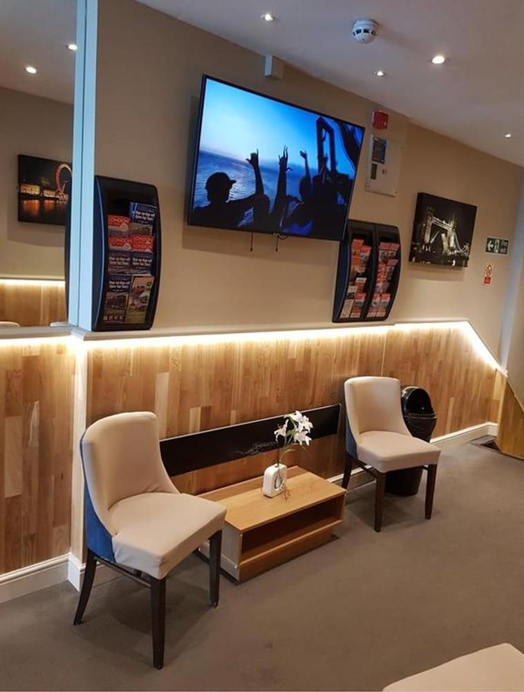 Apartament 44 Craven Road Londra